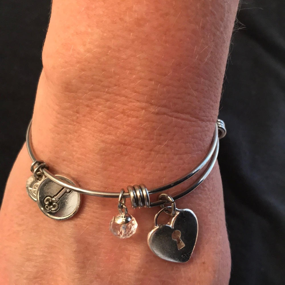 💜Charm bangle bracelet💜 - Picture 7 of 7